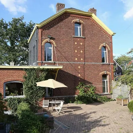 La Maison du Feuillu Cozy&spacious house with panorama sunset view *